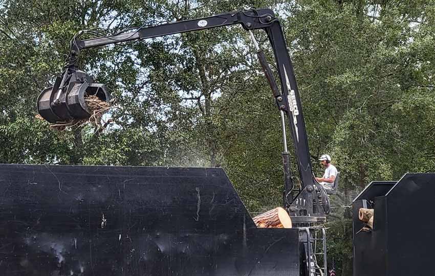 Slidell Debris Clean up crews